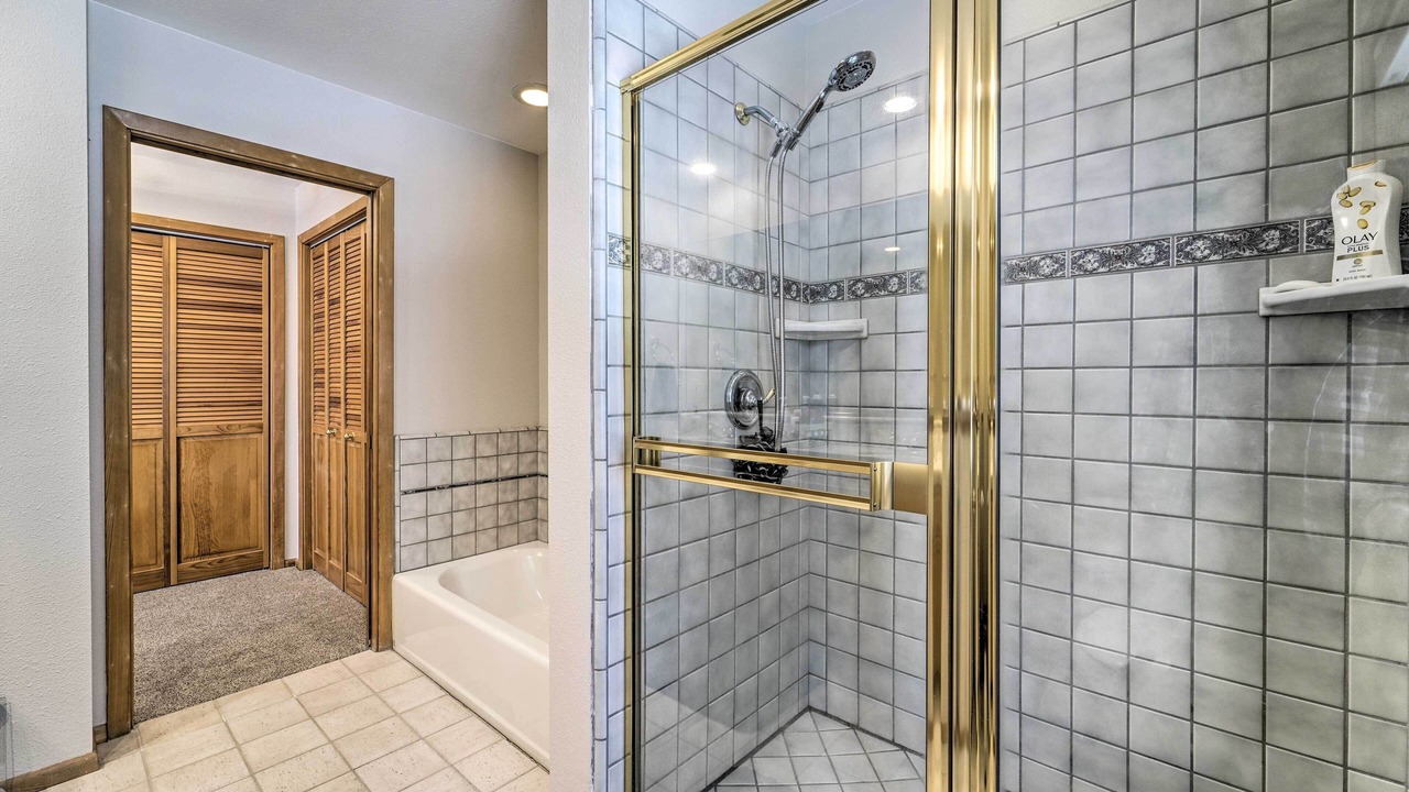 Photo of Bathroom in Calpine