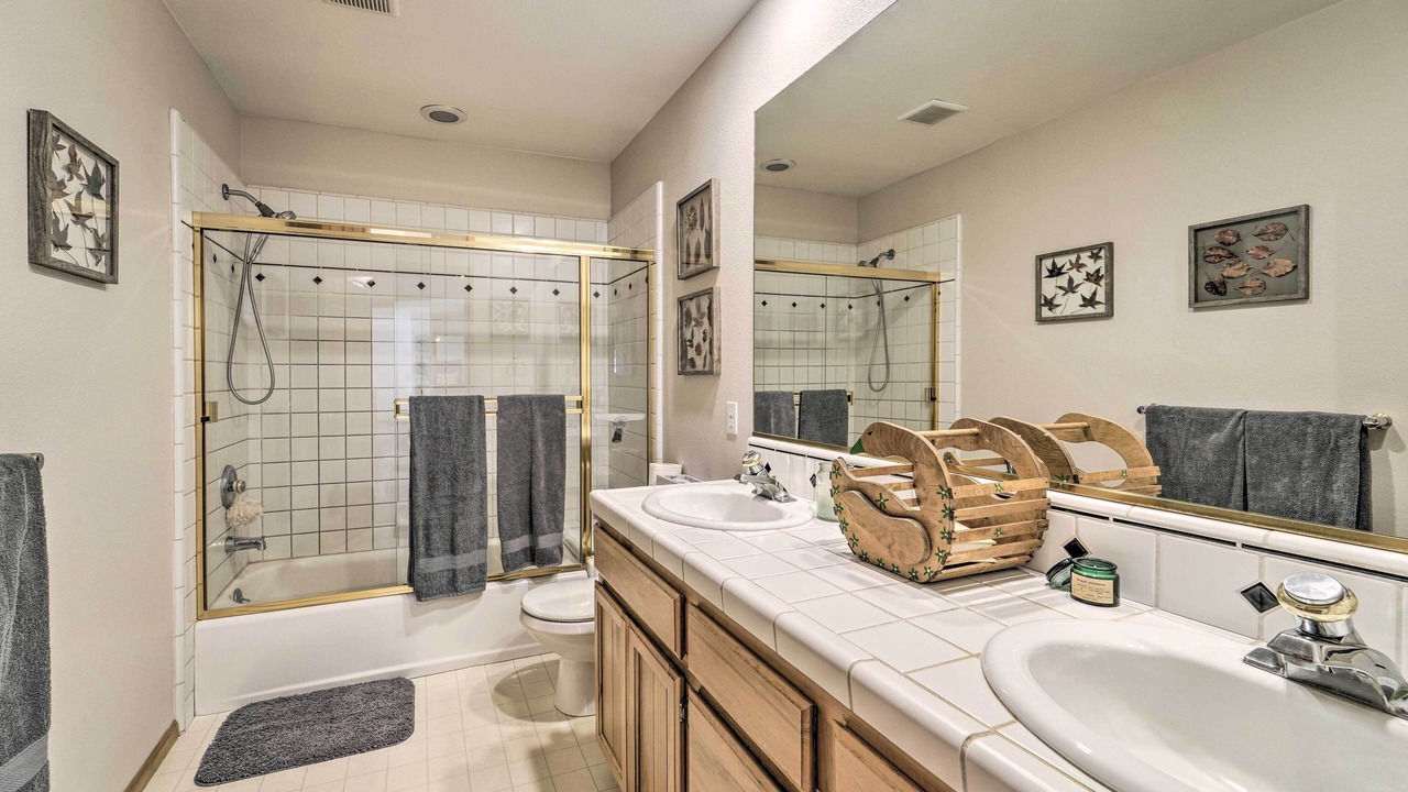 Photo of Bathroom in Calpine