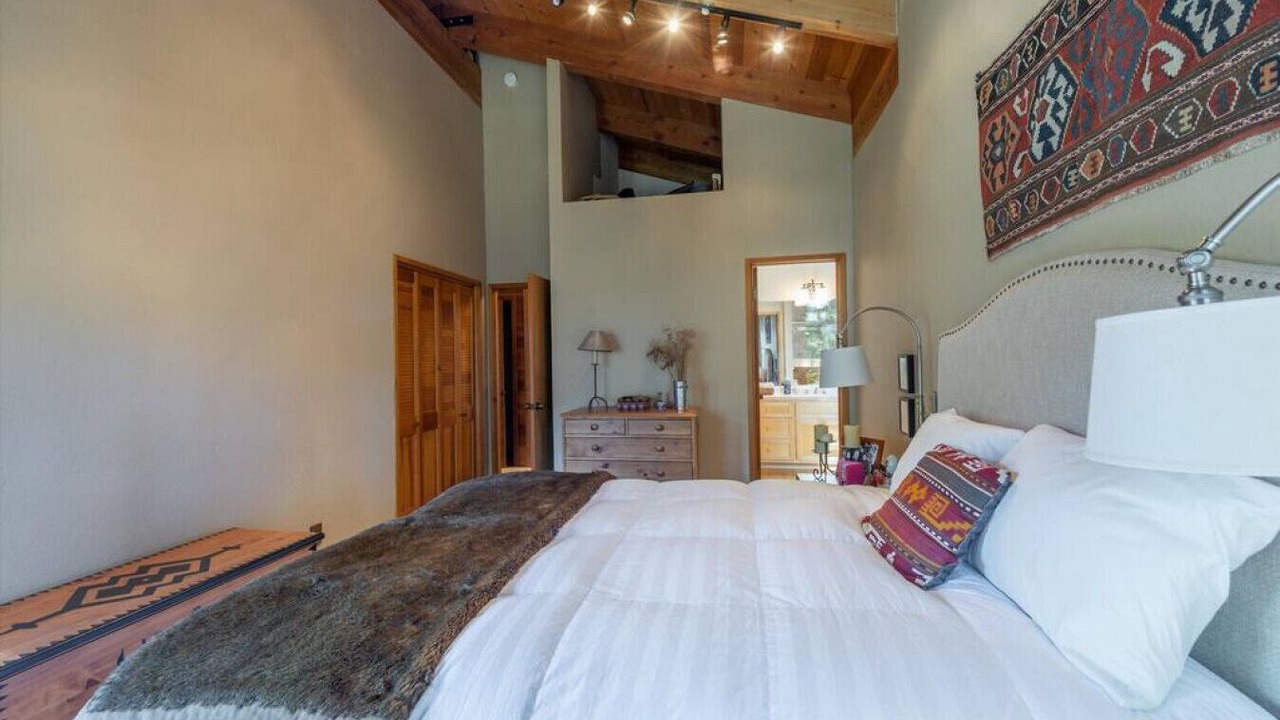 Photo of Bedroom in Alpine Meadows