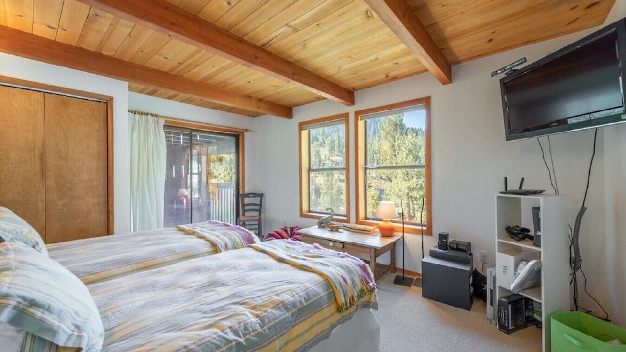 Photo of Bedroom in Alpine Meadows