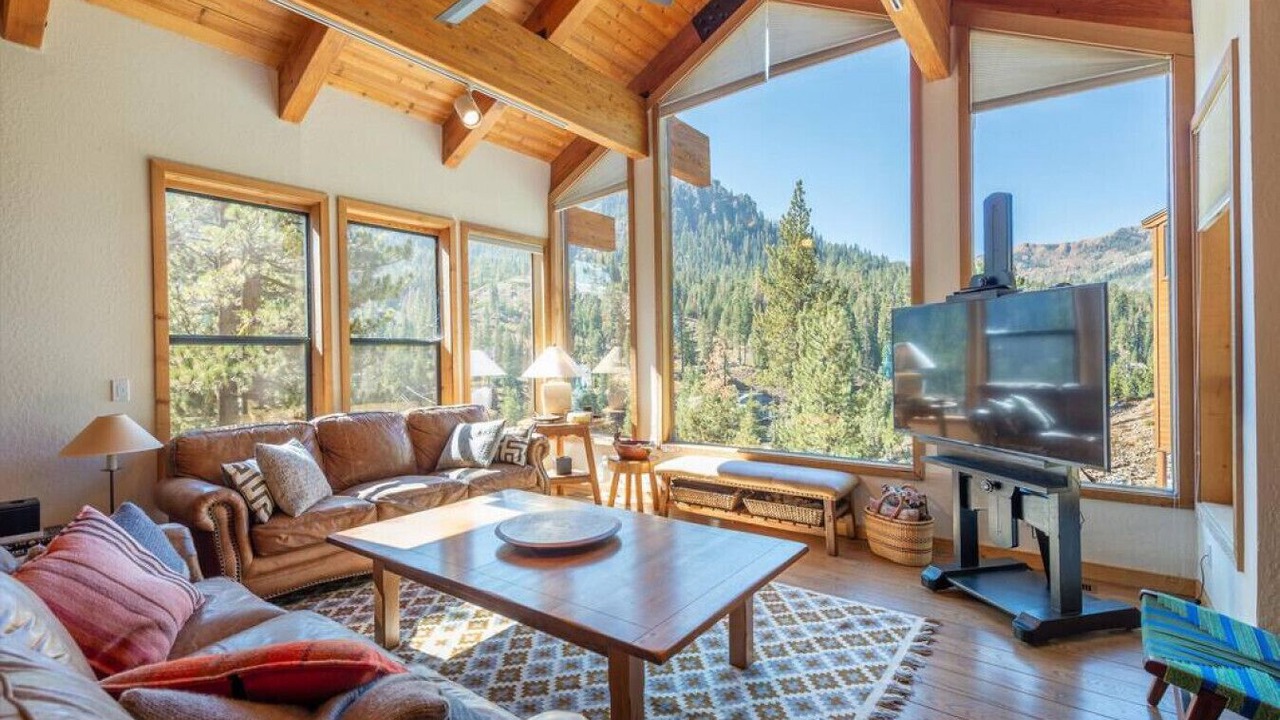 Photo of Livingroom in Alpine Meadows