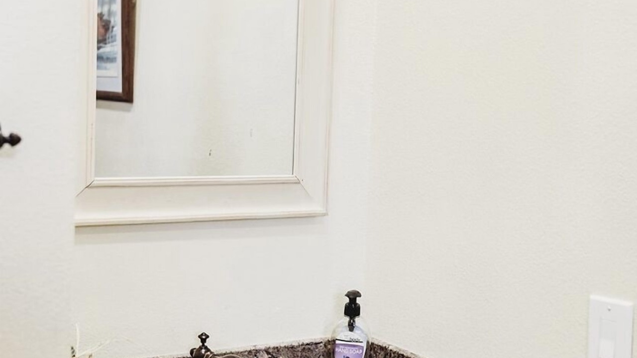 Photo of Bathroom in McArthur