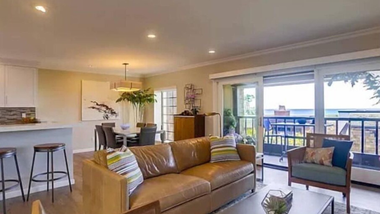 Photo of Livingroom in Del Mar Heights