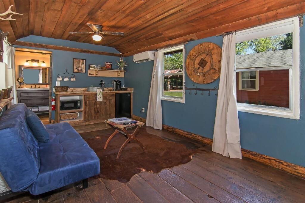 Photo of Livingroom in Foresthill