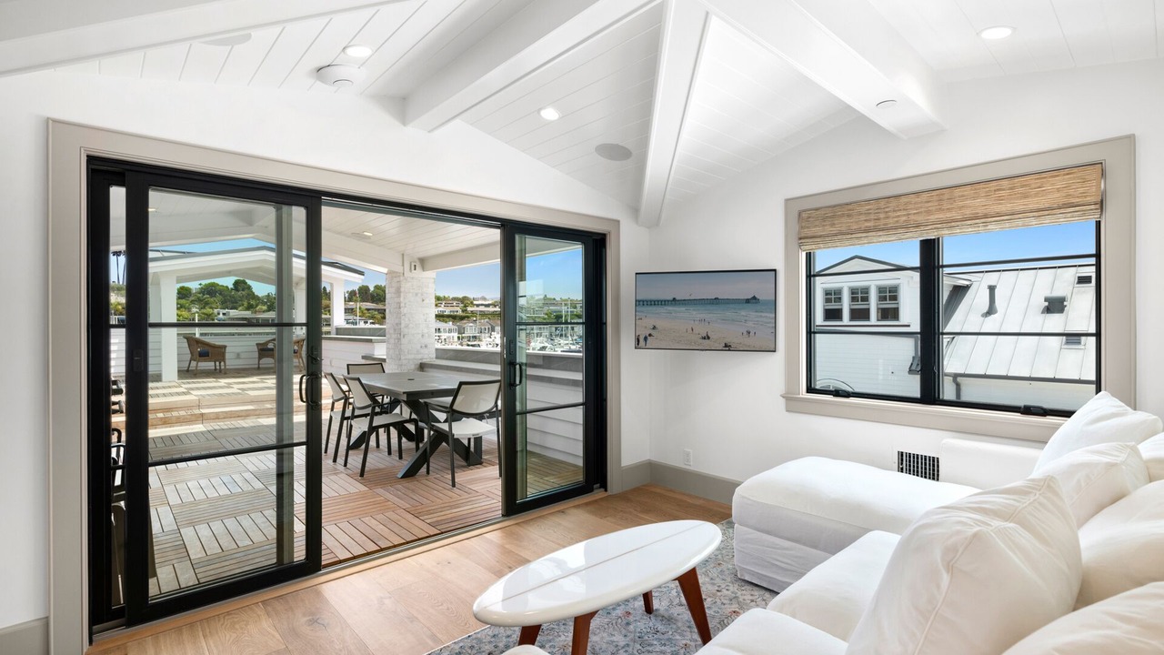 Photo of Livingroom in Newport Beach