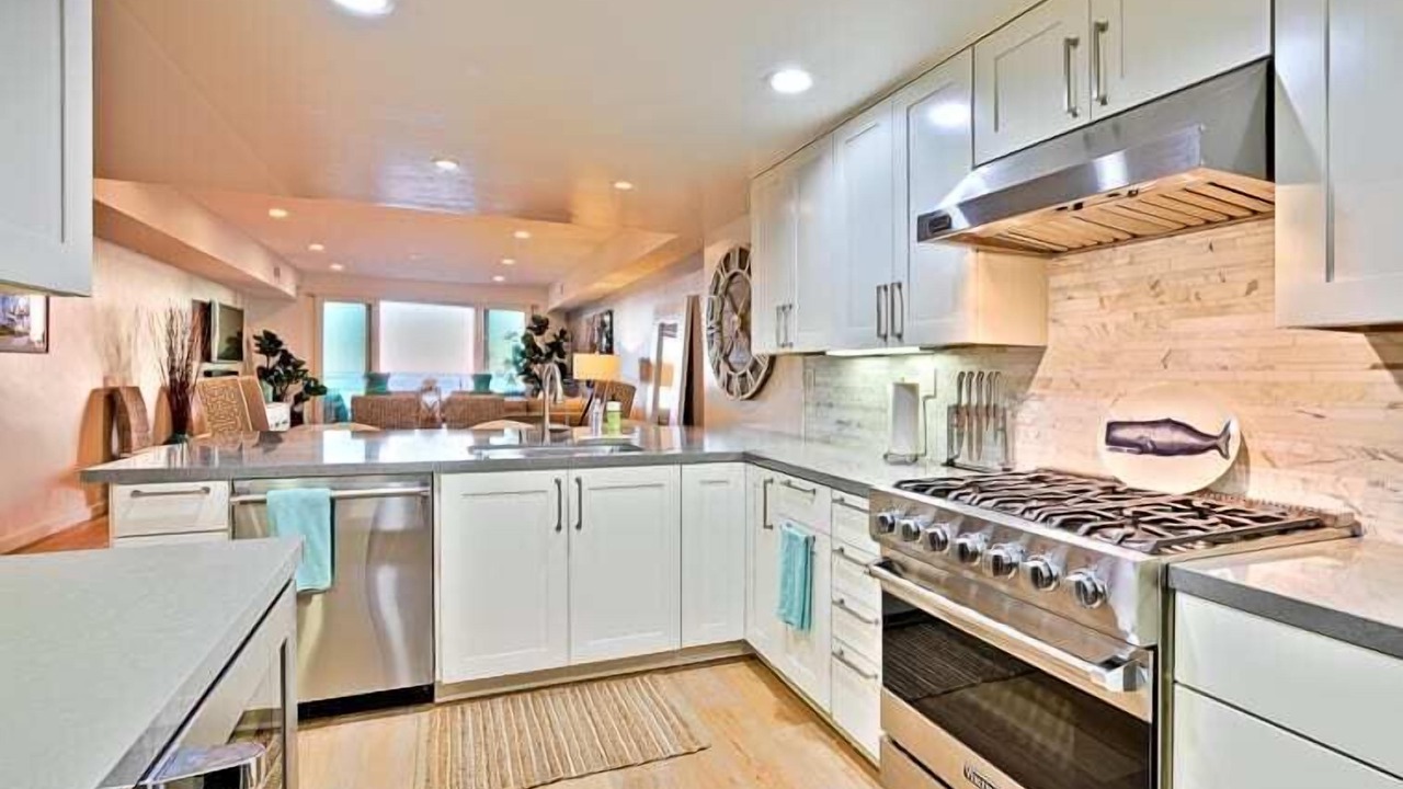 Photo of Kitchen in Beach Barber Tract