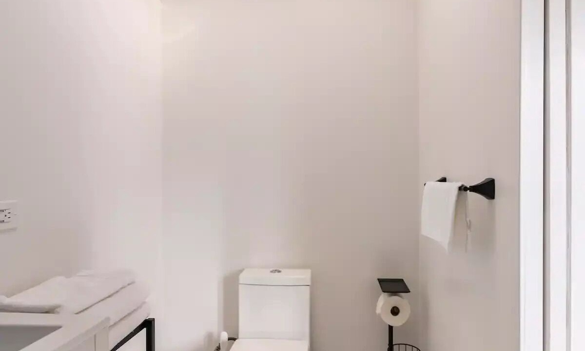 Photo of Bathroom in Toro Canyon