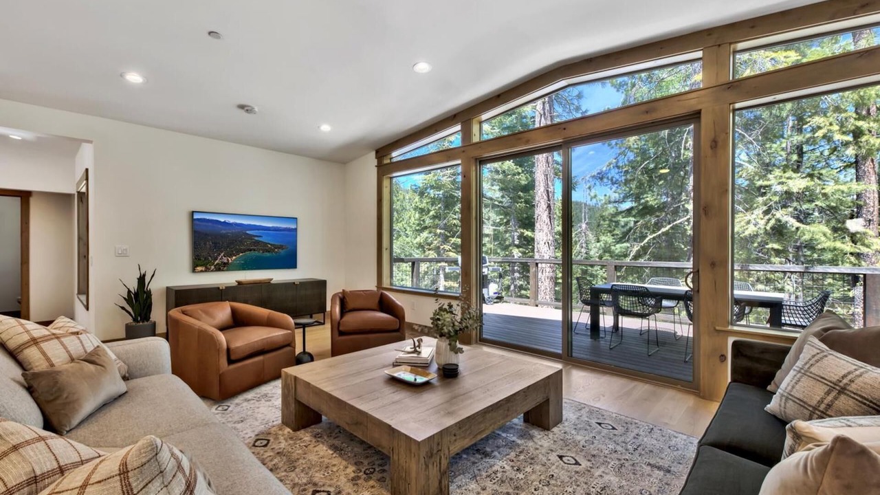 Photo of Livingroom in Kingswood Estates