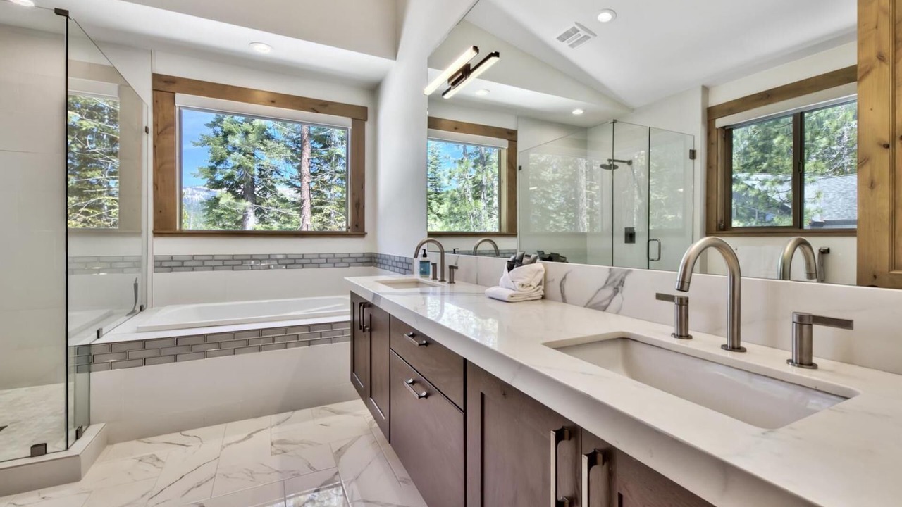 Photo of Bathroom in Kingswood Estates