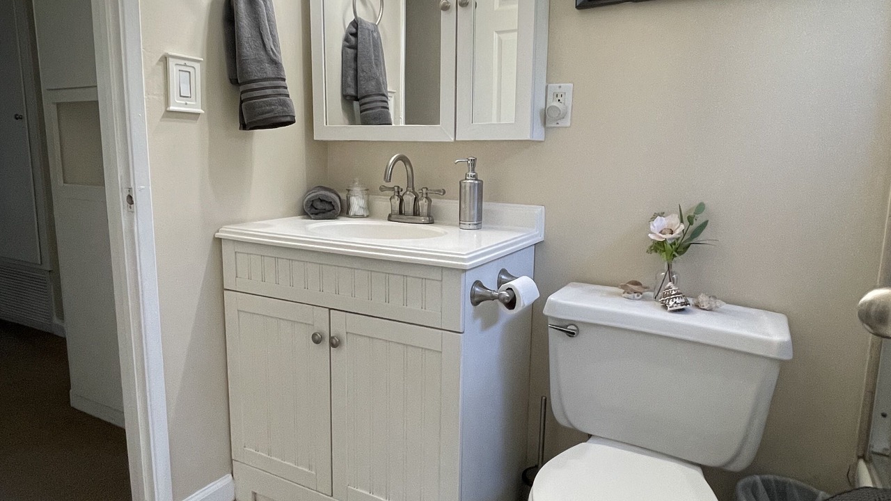 Photo of Bathroom in Thousand Oaks
