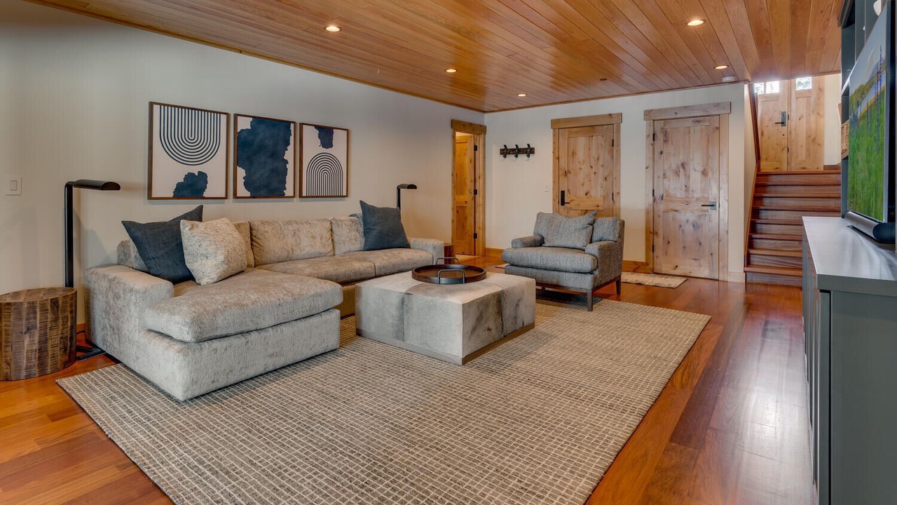 Photo of Livingroom in Tahoe Pines
