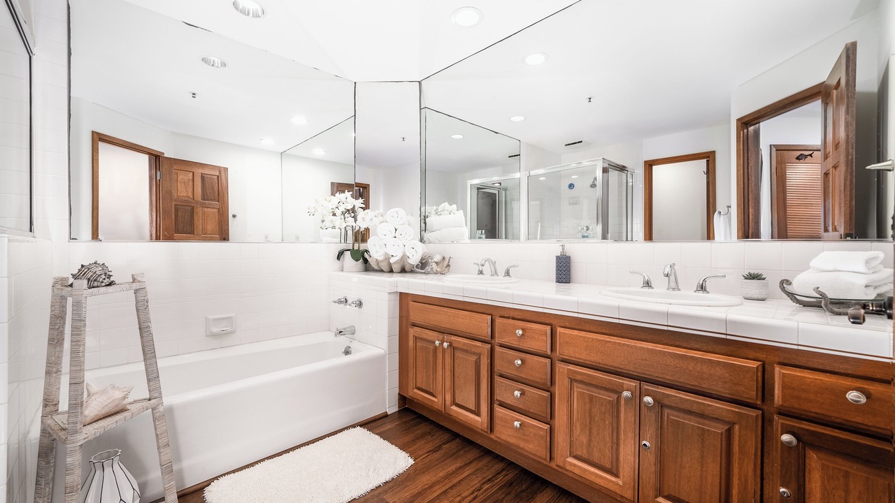 Photo of Bathroom in Avalon