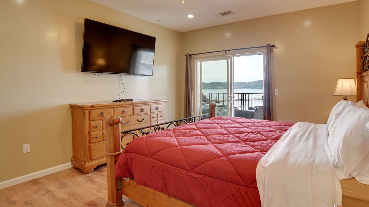 Photo of Bedroom in Clearlake