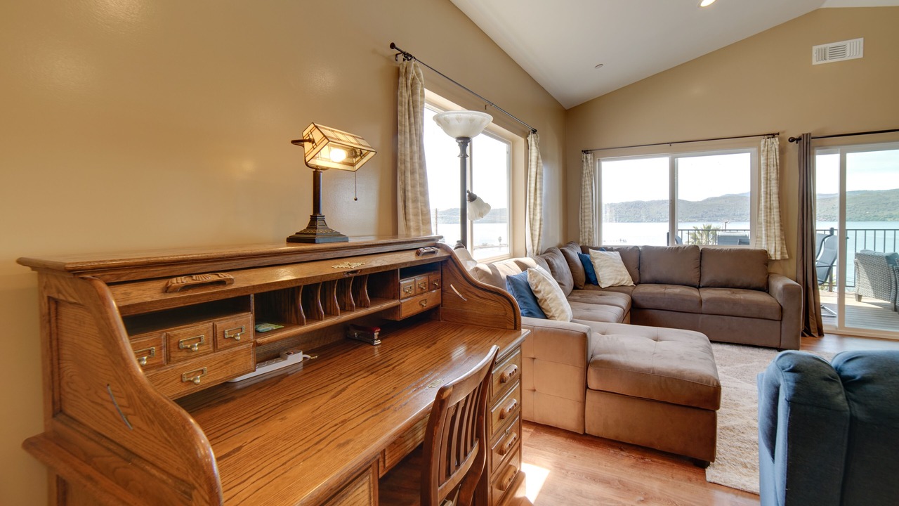 Photo of Livingroom in Clearlake