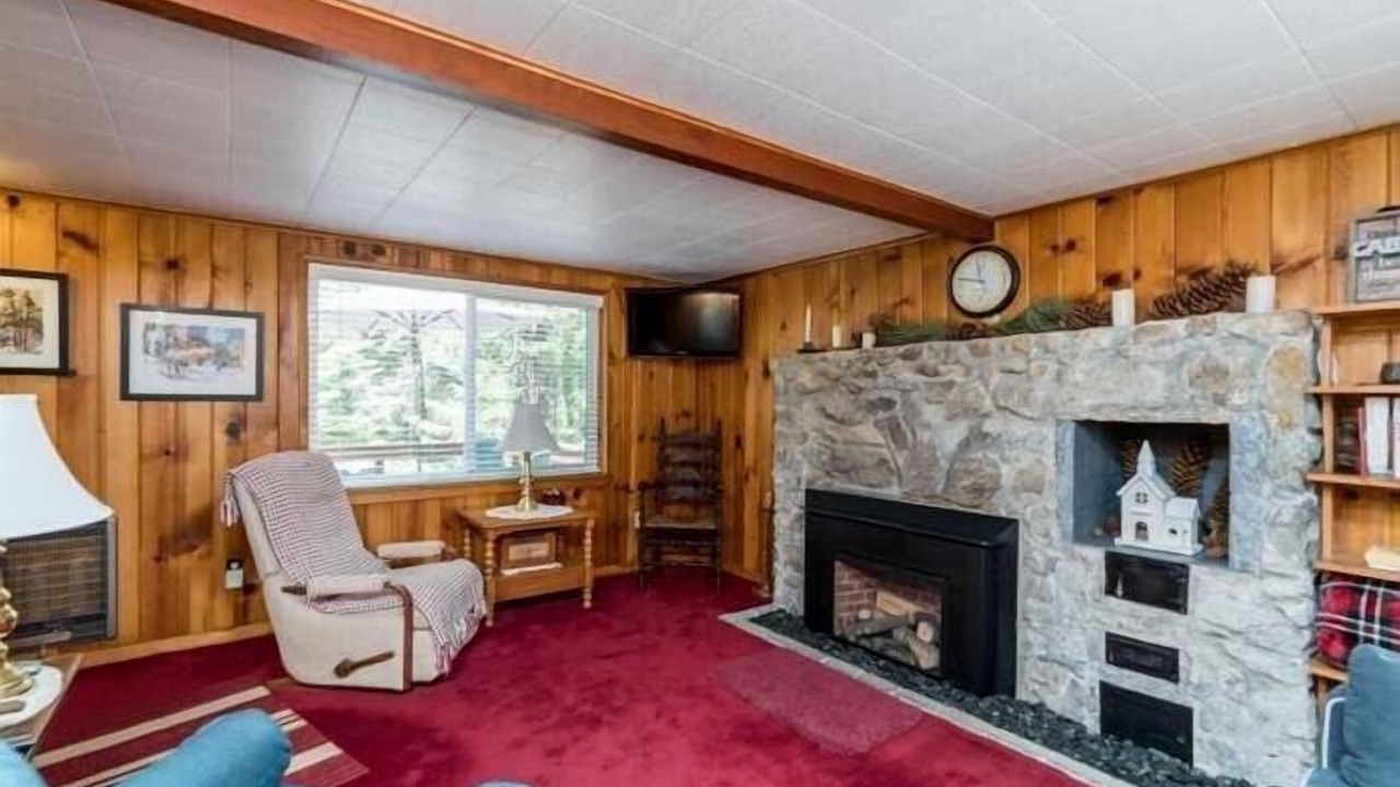 Photo of Livingroom in Shaver Lake