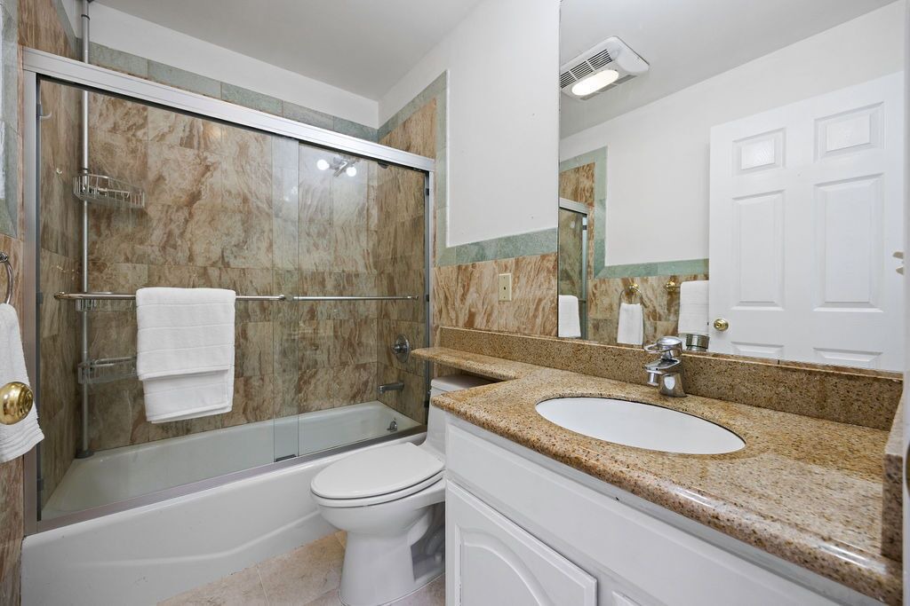 Photo of Bathroom in Miraloma