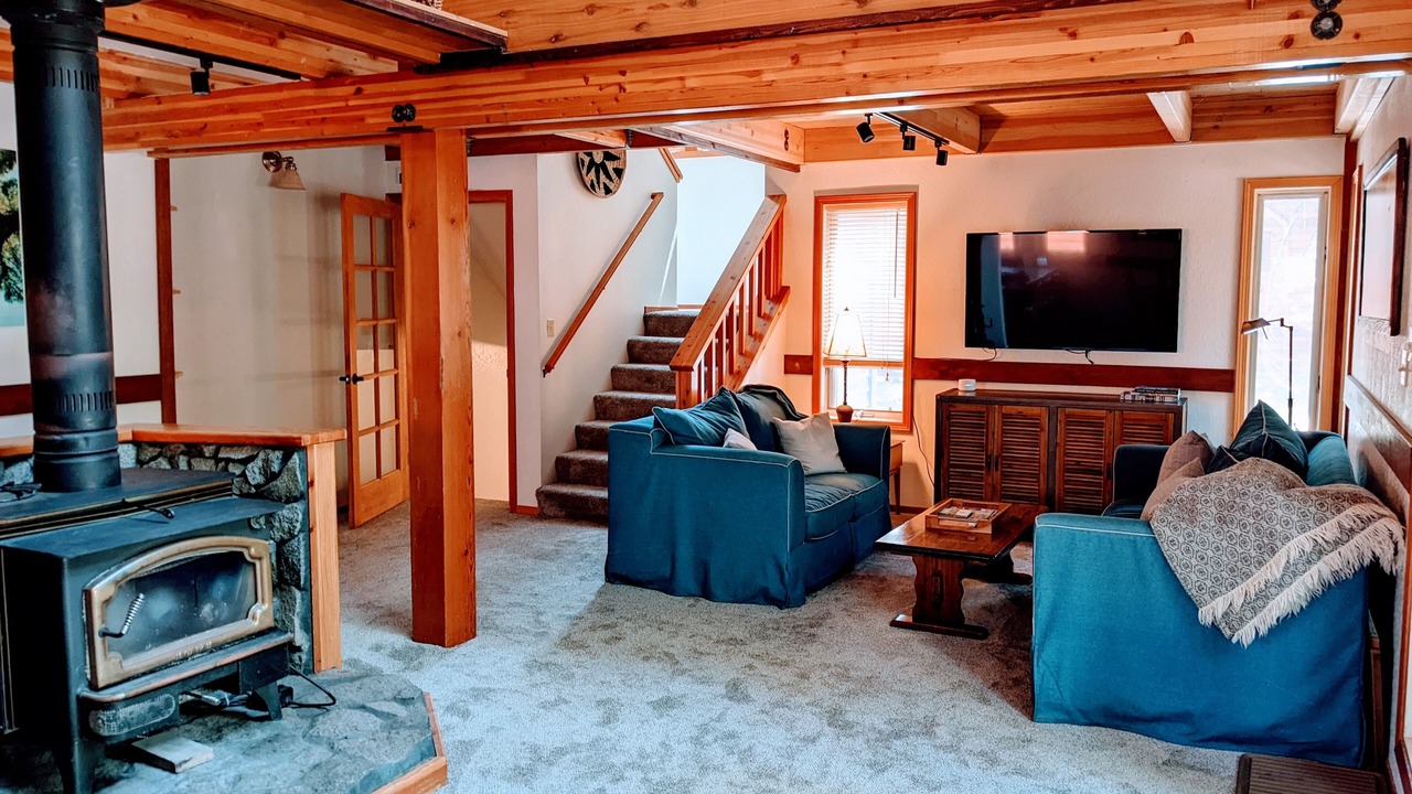 Photo of Livingroom in Serene Lakes