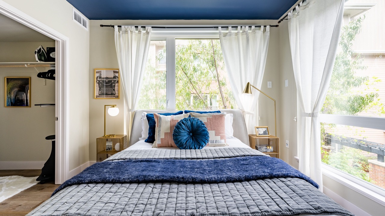 Photo of Bedroom in Evergreen Park