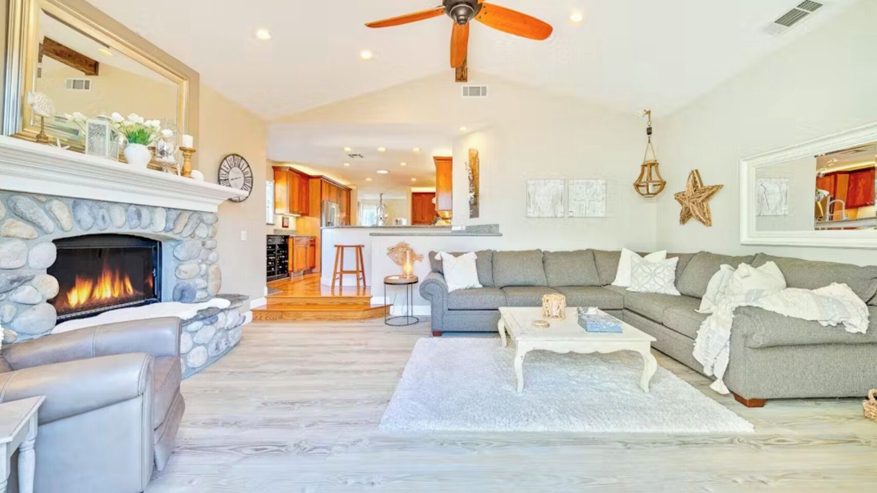 Photo of Livingroom in Sunset Cliffs
