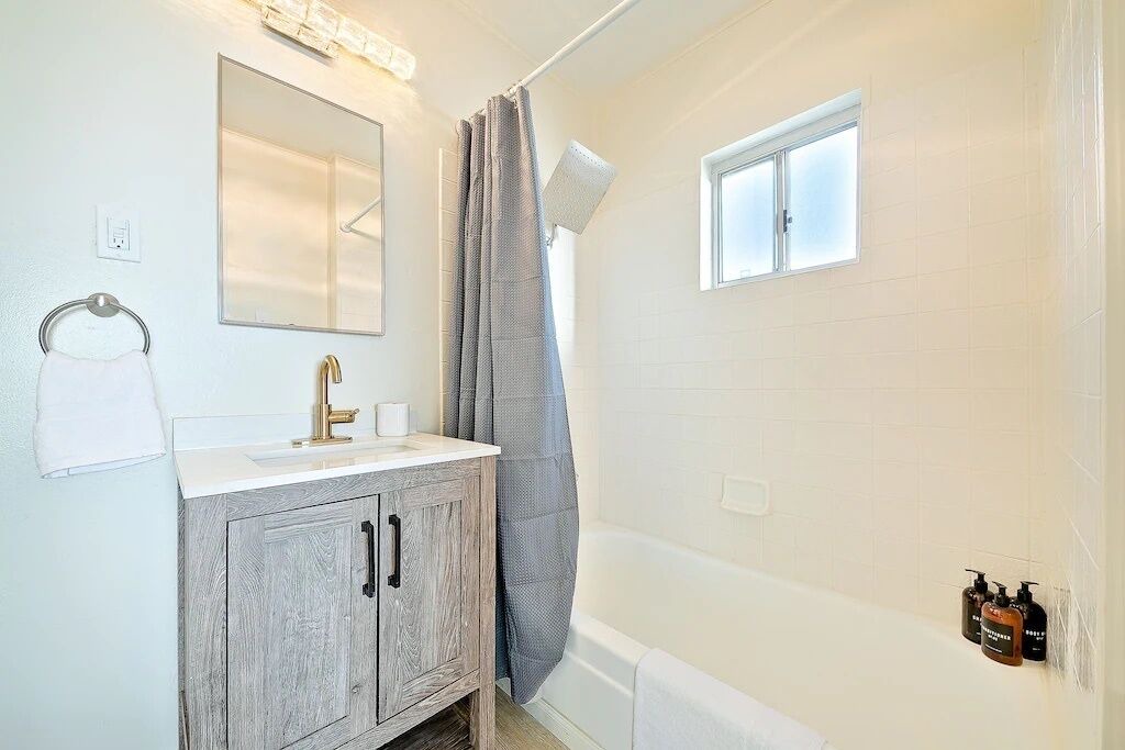 Photo of Bathroom in Sunset Cliffs