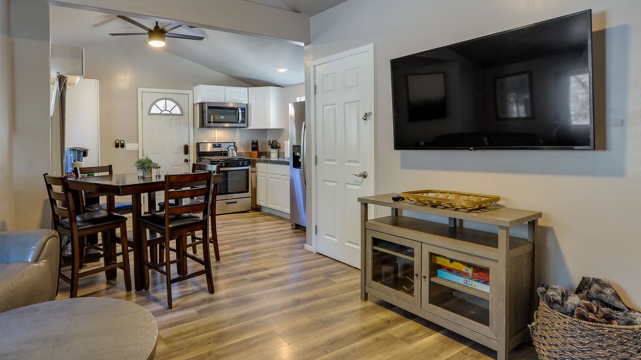 Photo of Livingroom in Fawnskin