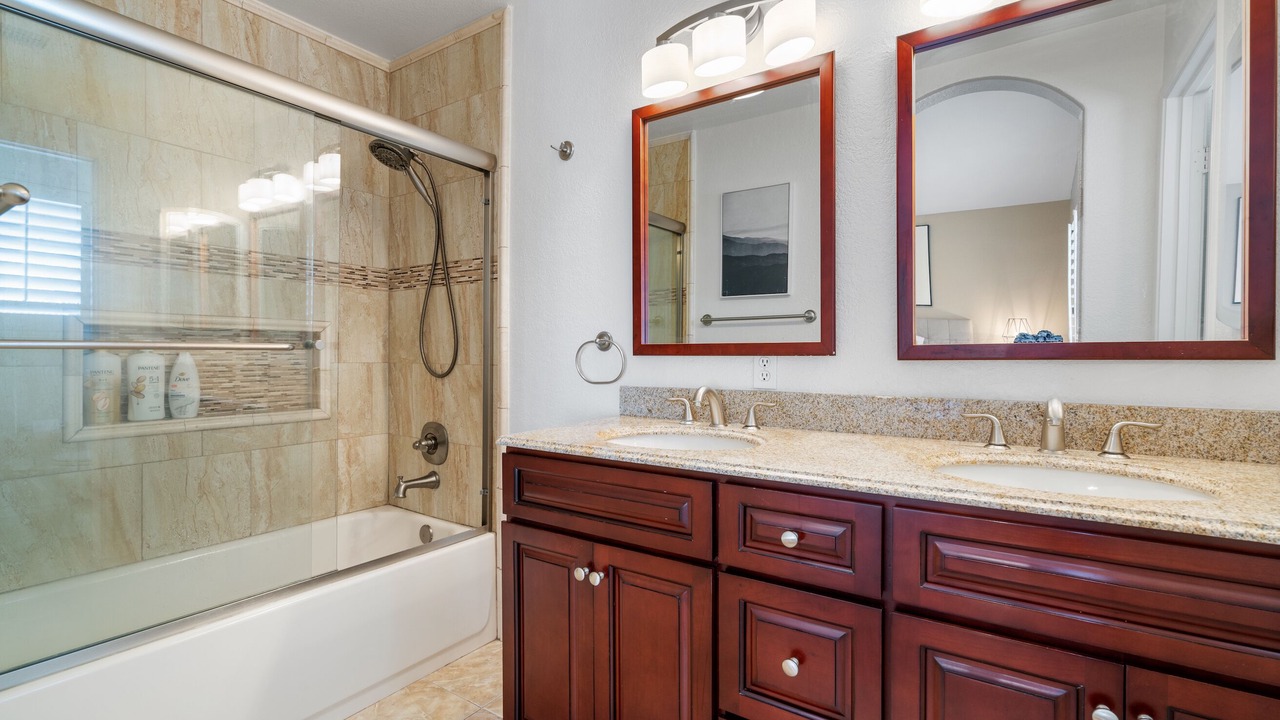 Photo of Bathroom in Thousand Oaks