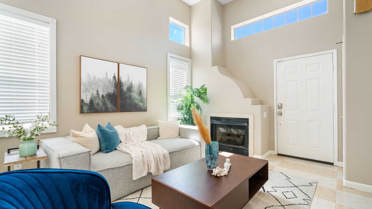 Photo of Livingroom in Thousand Oaks