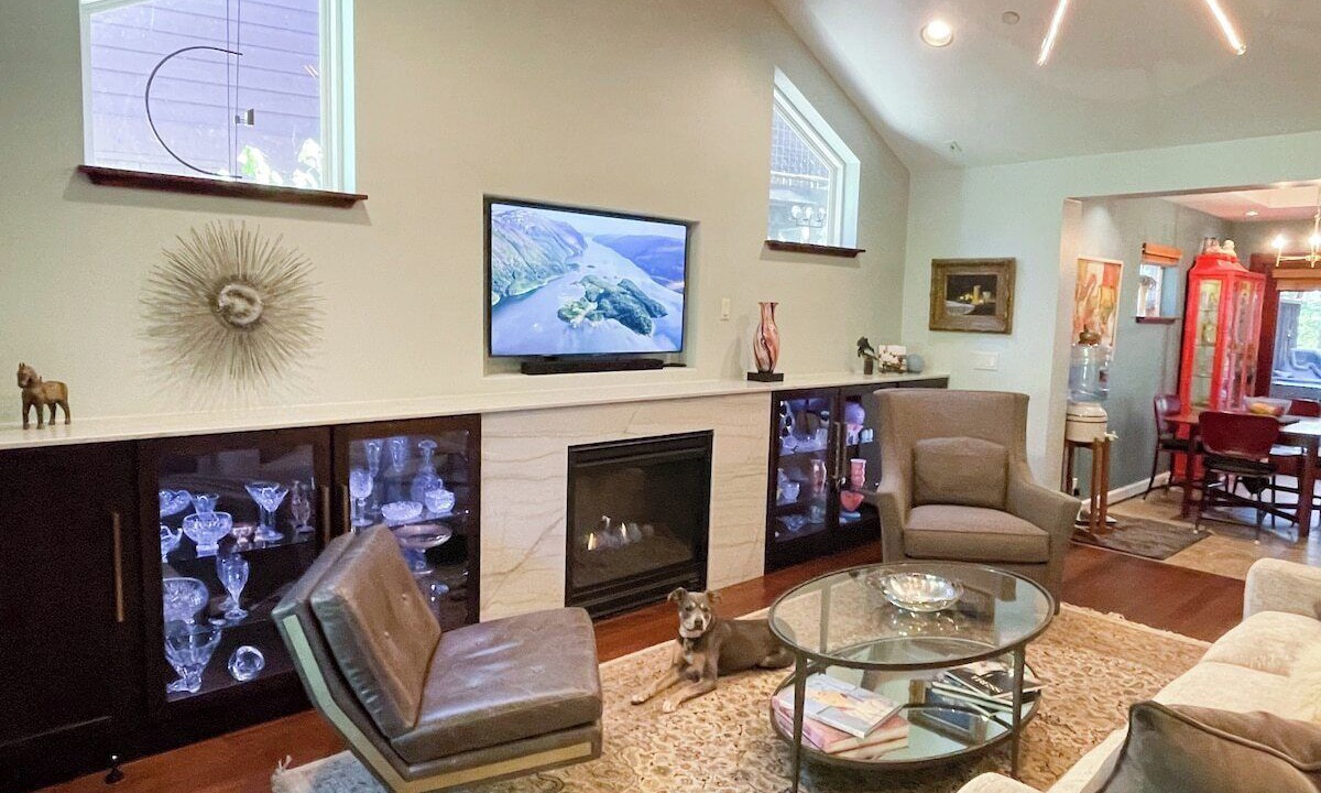 Photo of Livingroom in Guerneville