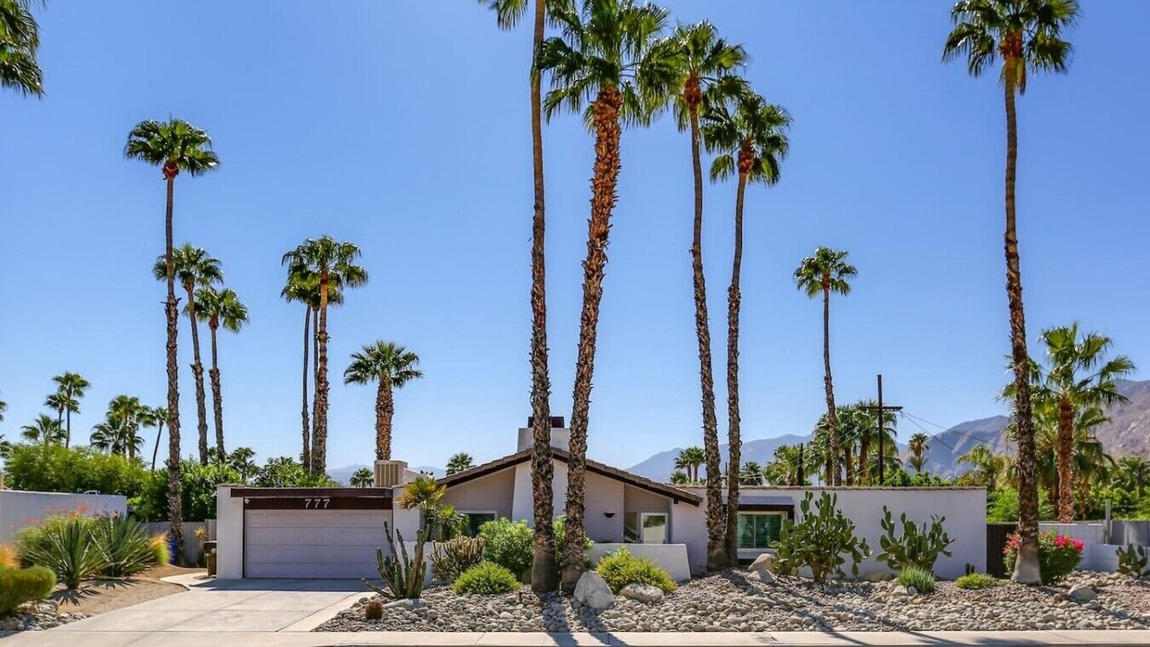 Photo of Outdoor in Racquet Club Estates