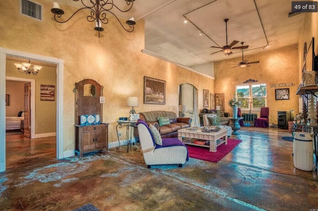 Photo of Livingroom in Upper Lake
