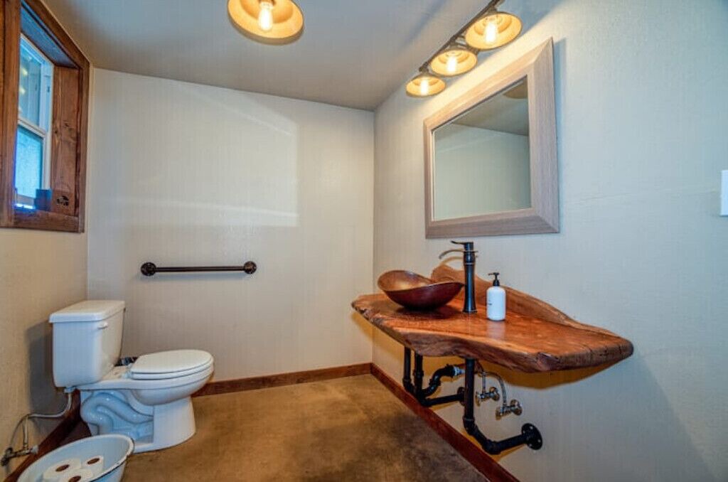 Photo of Bathroom in Upper Lake