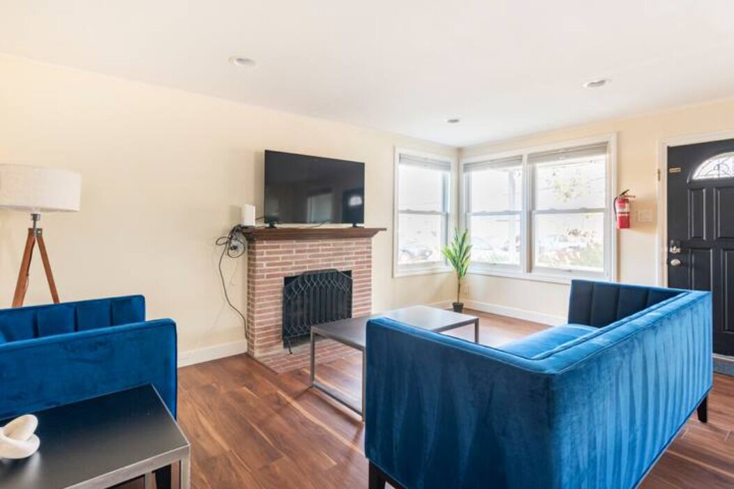 Photo of Livingroom in Millbrae