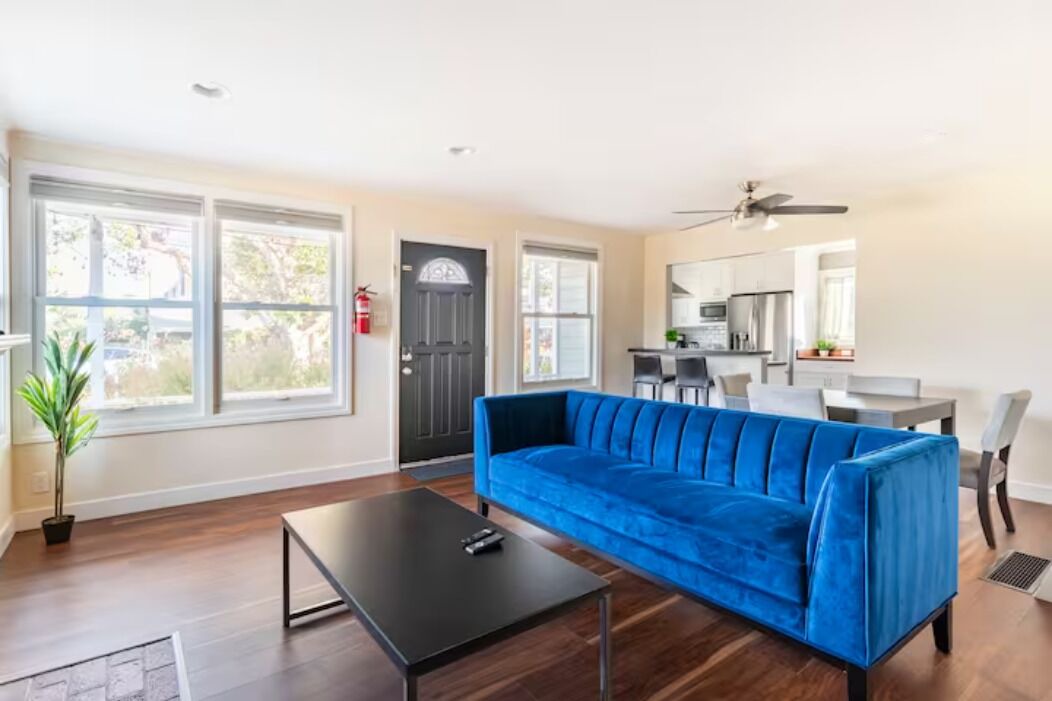 Photo of Livingroom in Millbrae