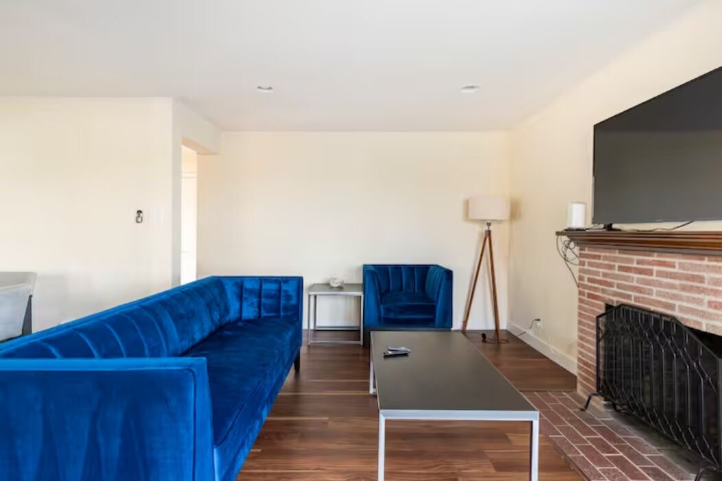 Photo of Livingroom in Millbrae