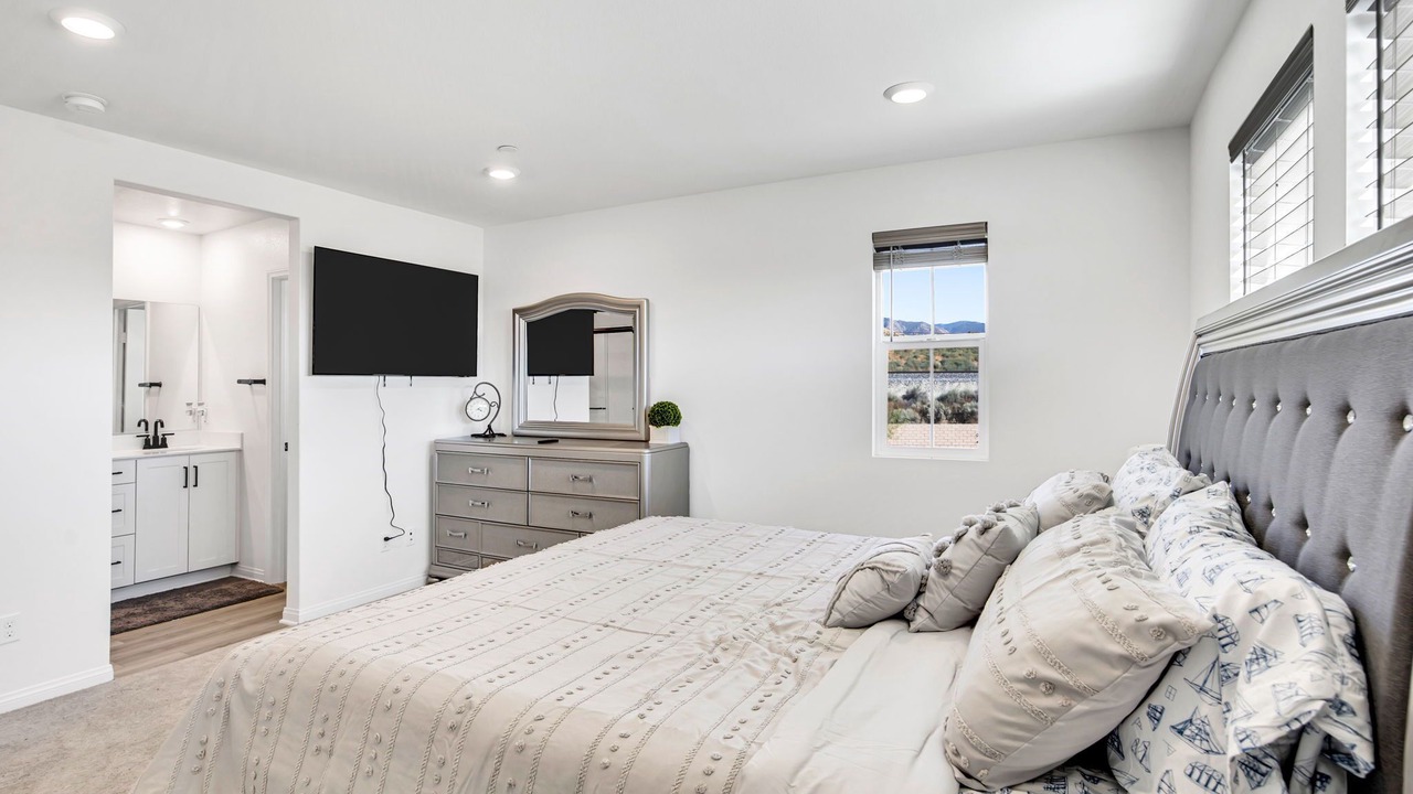 Photo of Bedroom in Canyon Country