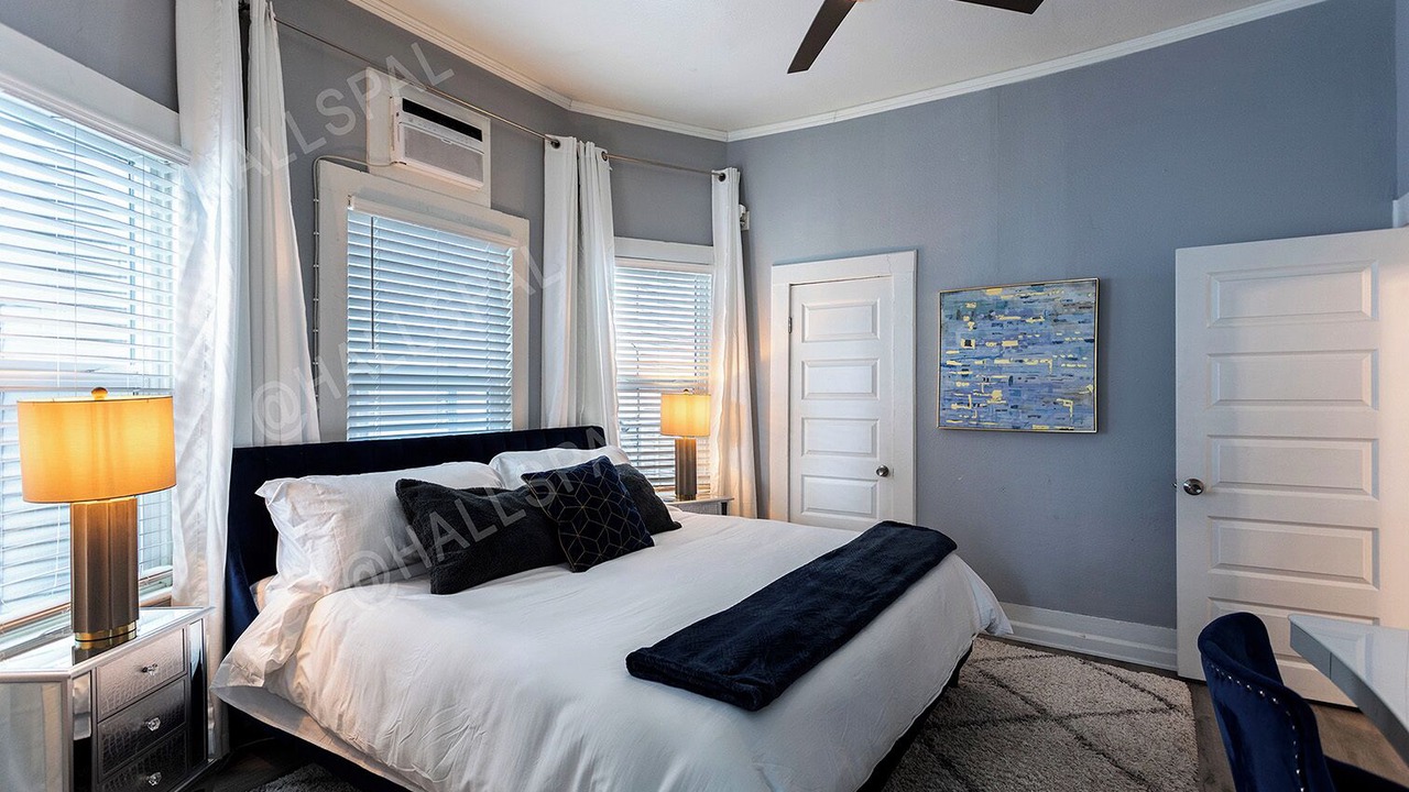 Photo of Bedroom in Downtown Sacramento