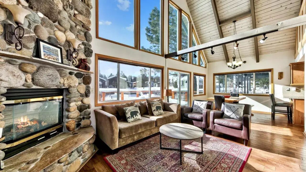 Photo of Livingroom in Tahoe Keys