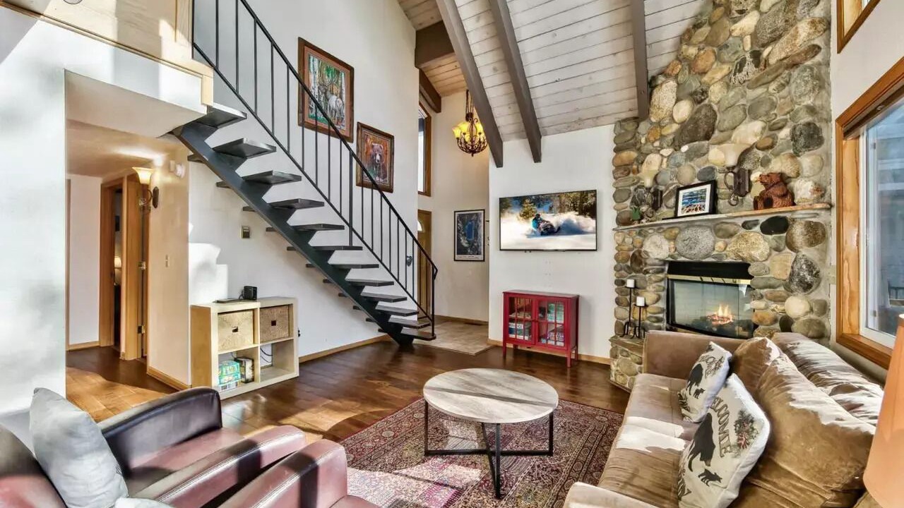 Photo of Livingroom in Tahoe Keys