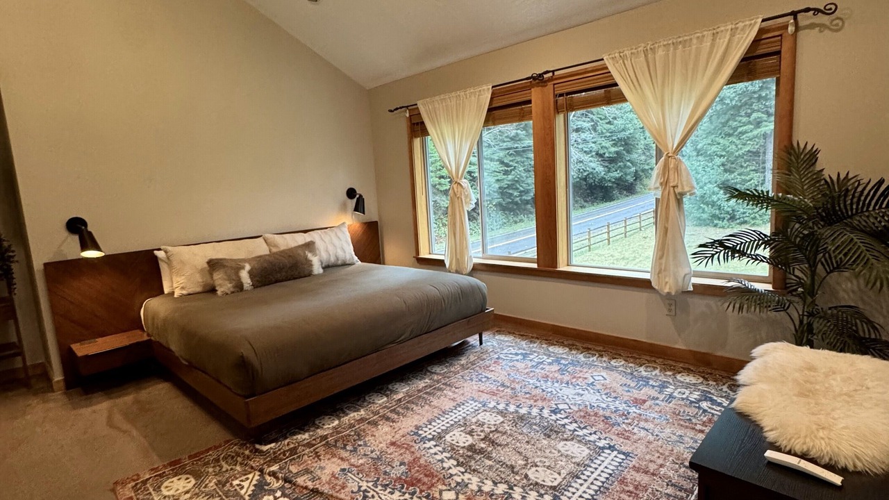 Photo of Bedroom in Crescent City