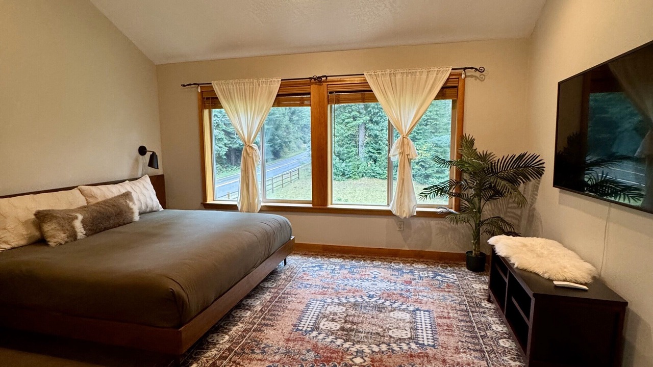 Photo of Bedroom in Crescent City