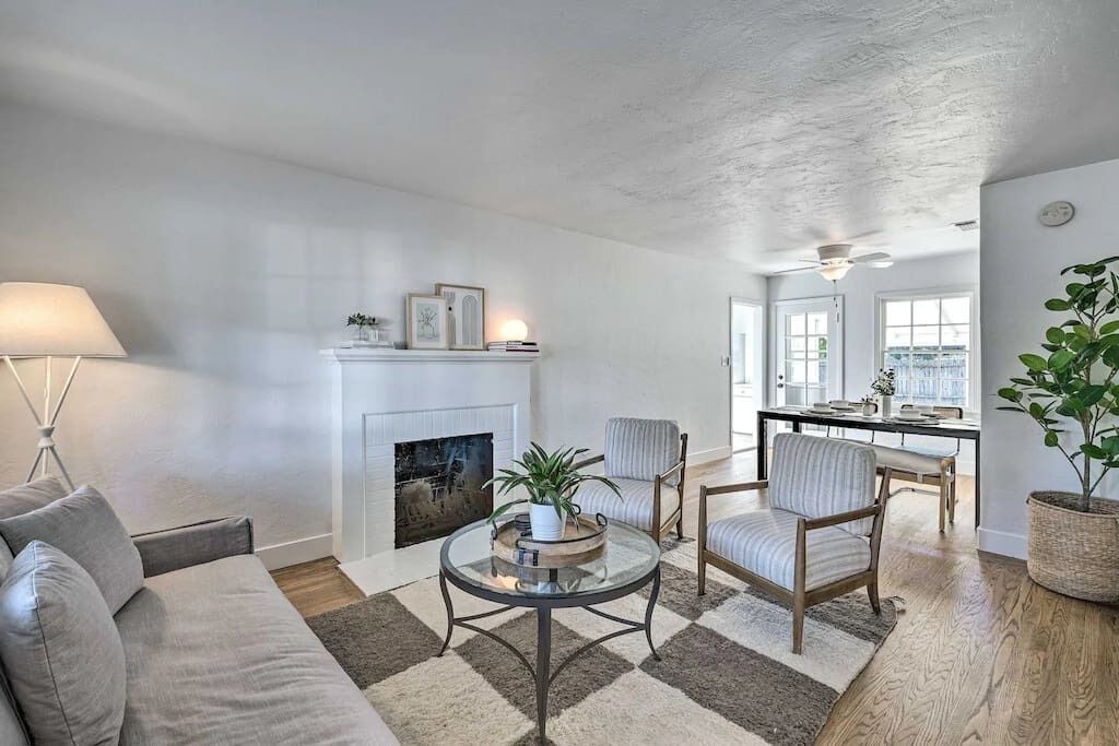 Photo of Livingroom in West Sacramento