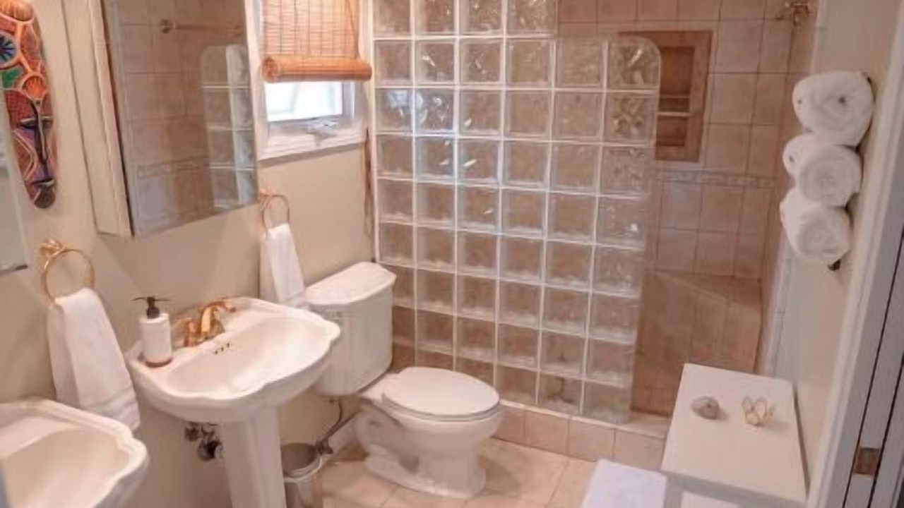 Photo of Bathroom in Loma Portal