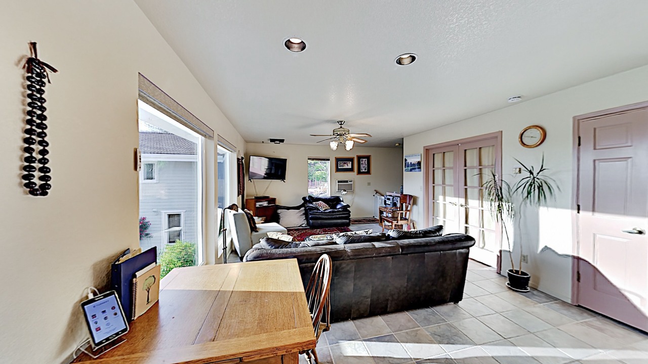 Photo of Livingroom in Freestone