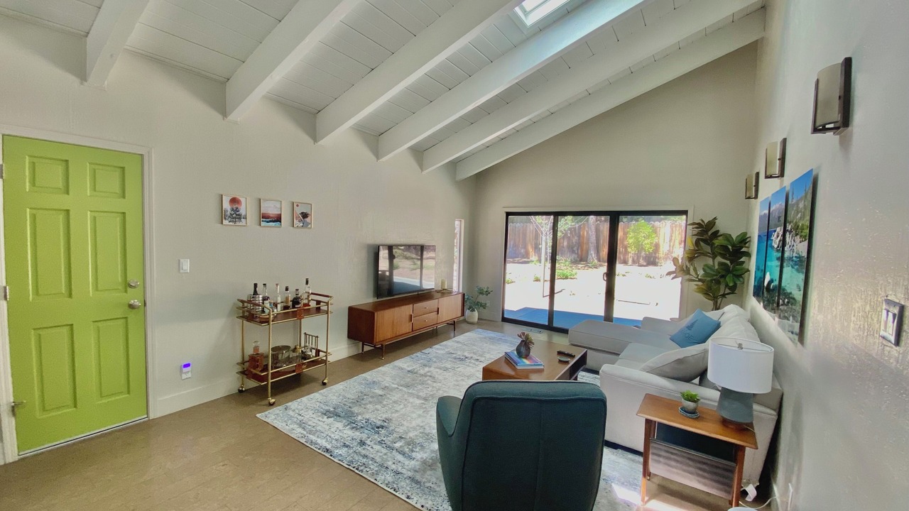 Photo of Livingroom in Pioneer Trail