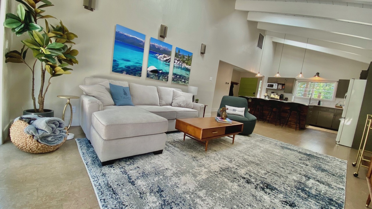 Photo of Livingroom in Pioneer Trail