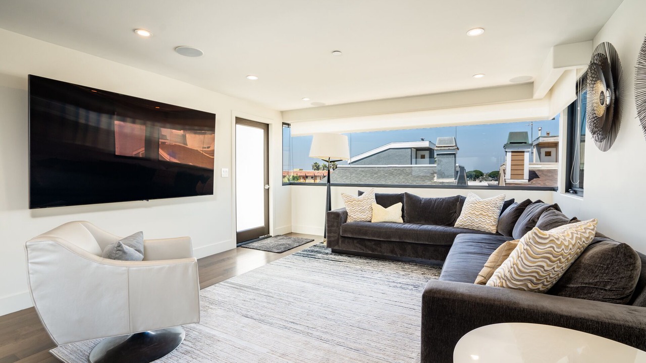Photo of Livingroom in Seal Beach