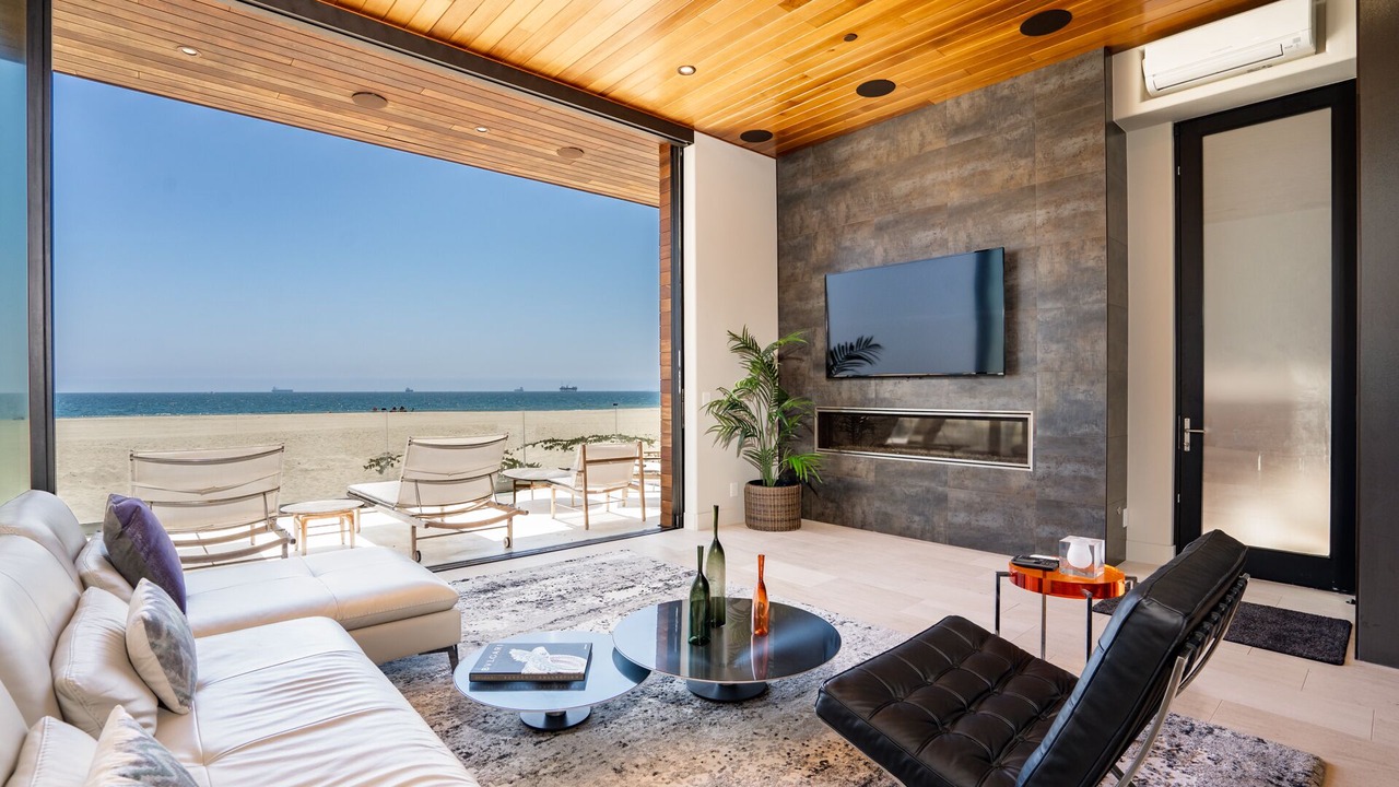 Photo of Livingroom in Seal Beach