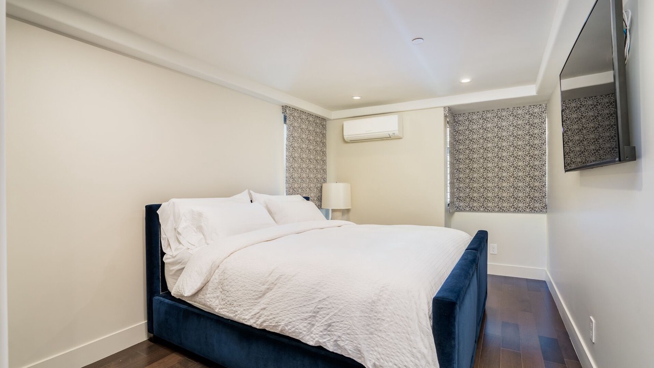 Photo of Bedroom in Seal Beach