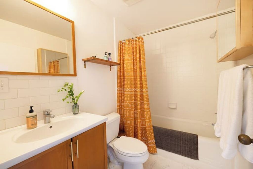 Photo of Bathroom in Bushrod