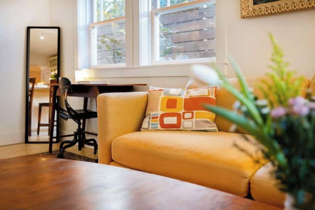 Photo of Livingroom in Bushrod
